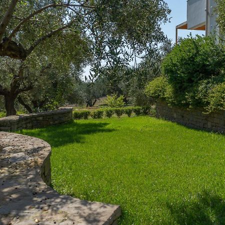 Abelia Luxurious Villas Финикунда Екстериор снимка